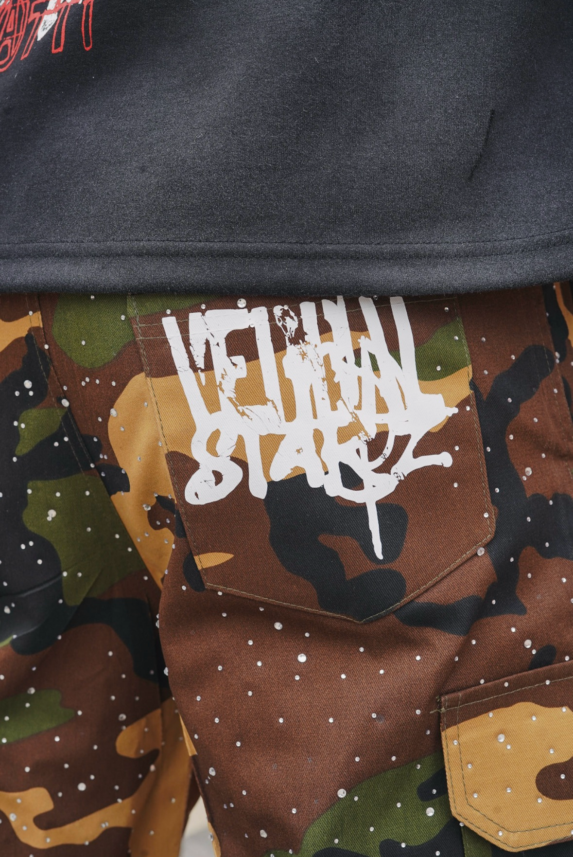 SIGNATURE CAMO CARGOS